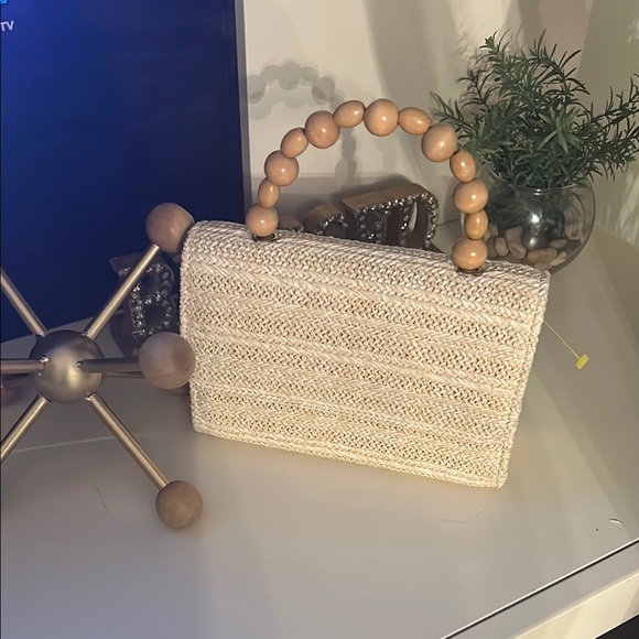 Handbags - Elegant Cream Woven Handbag with Wooden Handle